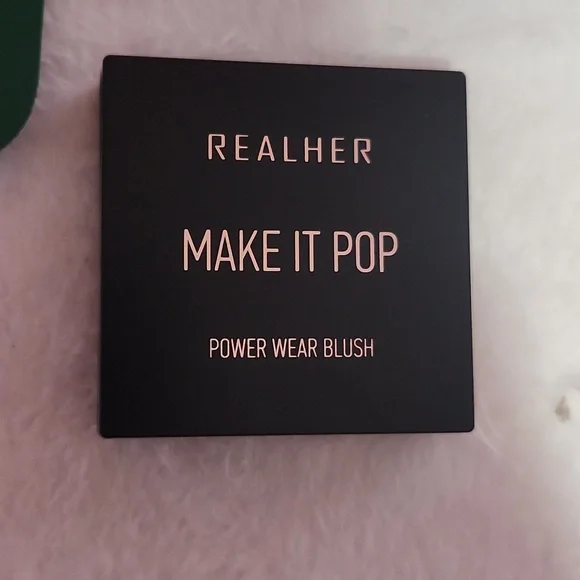 NEW!!  Make Up Gift Set!!! Excellent Deal!! - Picture 3 of 14